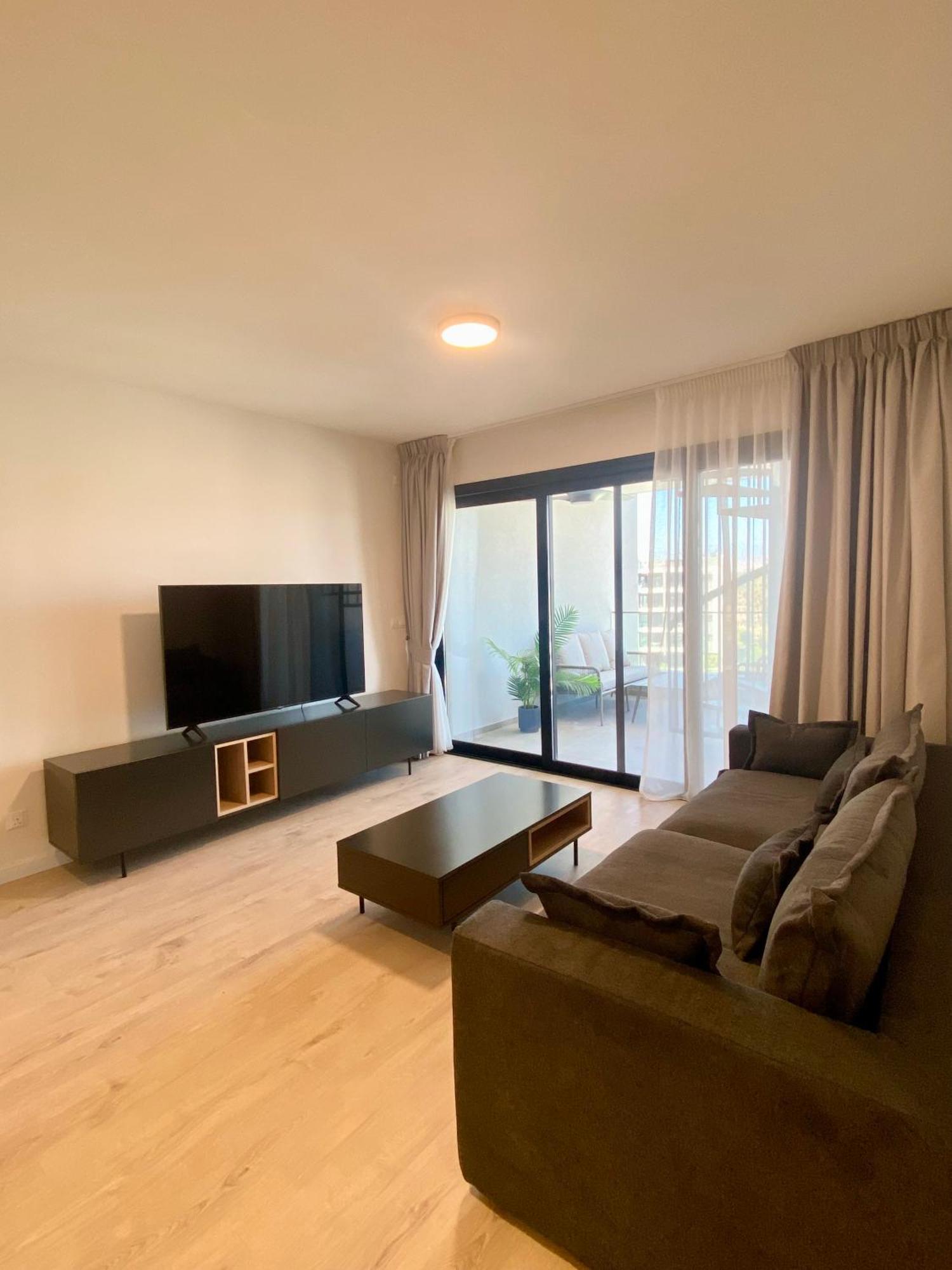Sunset Gardens - Holiday Apartments - By Tlv Living Лімасол Екстер'єр фото