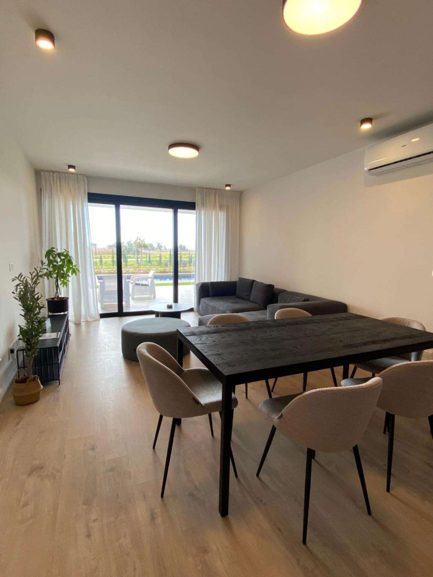 Sunset Gardens - Holiday Apartments - By Tlv Living Лімасол Екстер'єр фото