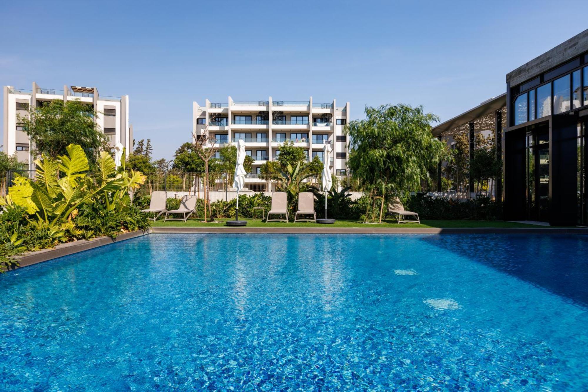 Sunset Gardens - Holiday Apartments - By Tlv Living Лімасол Екстер'єр фото