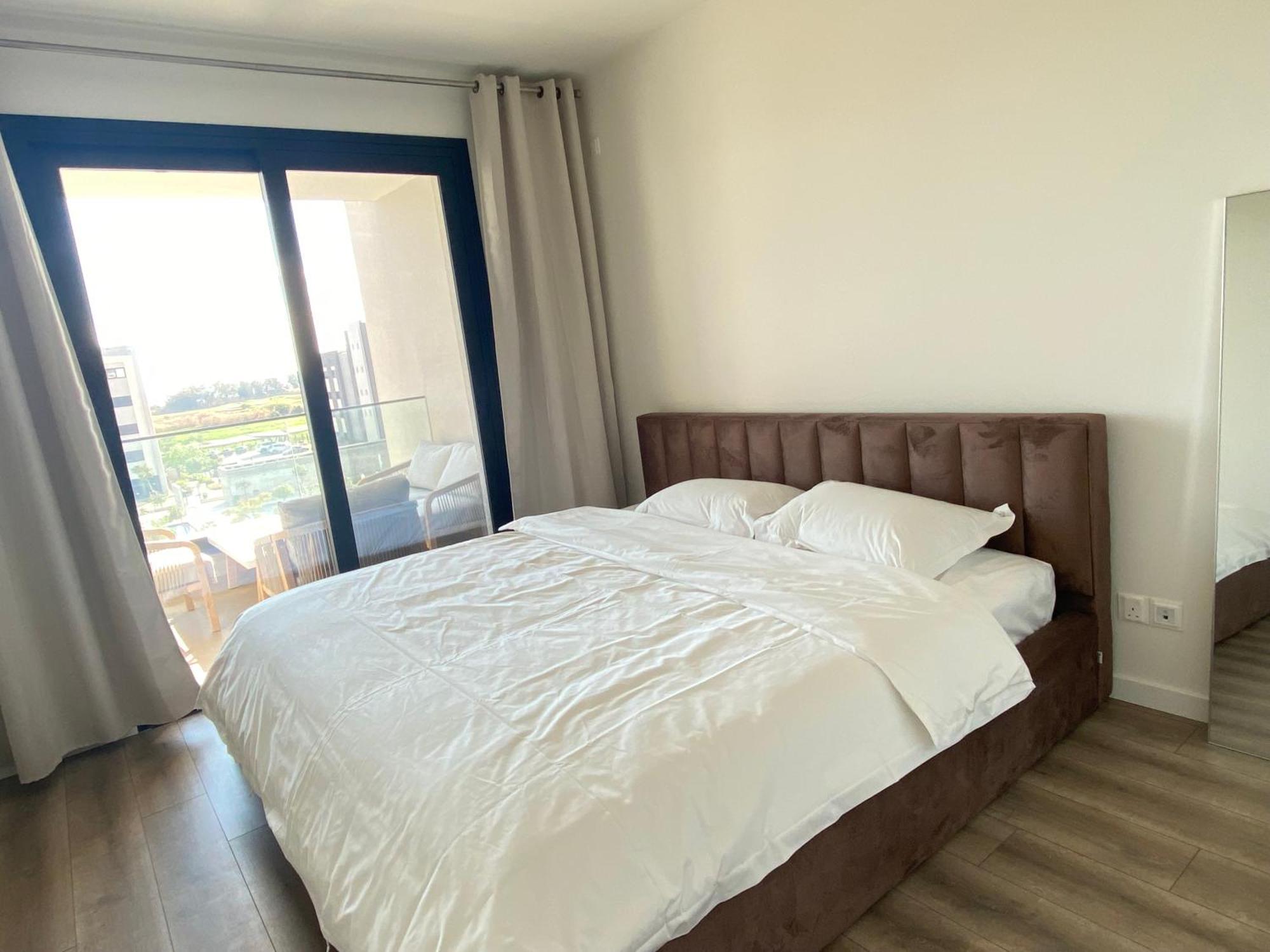 Sunset Gardens - Holiday Apartments - By Tlv Living Лімасол Номер фото